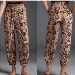Anthropologie Odette Paisley High Rise Harem Joggers
Casual Pant small